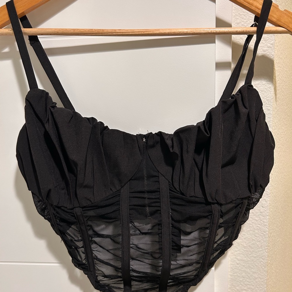 PrettyLittleThing Corset
(B5)